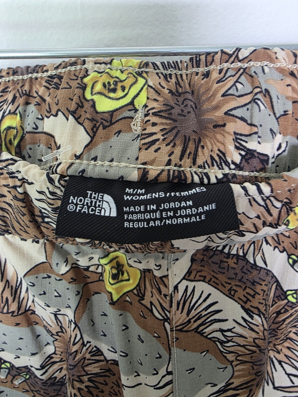The North Face Women's Medium Pathfinder Cactus Shorts Brown Yellow - Picture 6 of 10